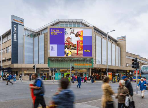 In eBay’s DOOH campaign, the weather plays a starring role
