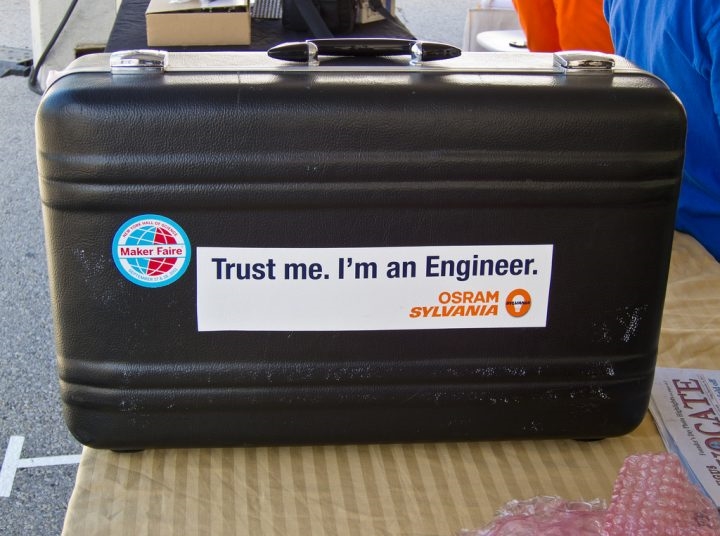 An engineer | DeviceDaily.com