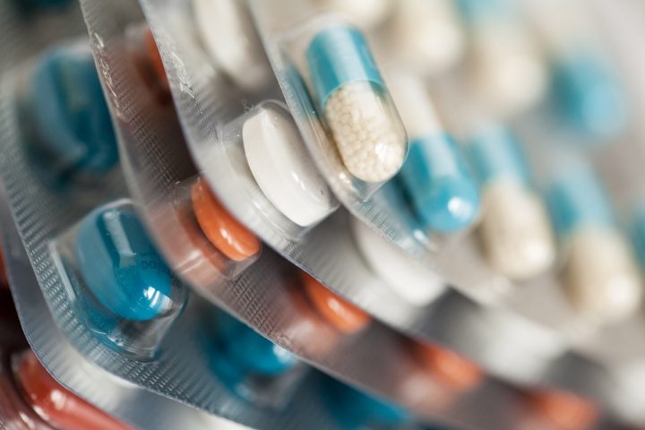 A stock photo of prescription pills | DeviceDaily.com