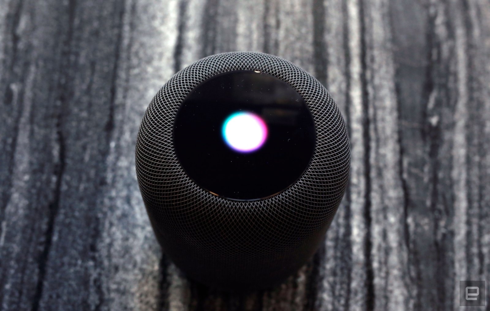 Apple goes on hiring spree to improve Siri's smarts | DeviceDaily.com