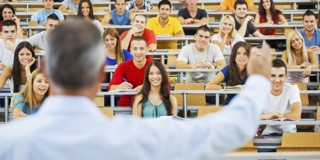 Benefits Of Using Virtual Reality In The Classroom | DeviceDaily.com