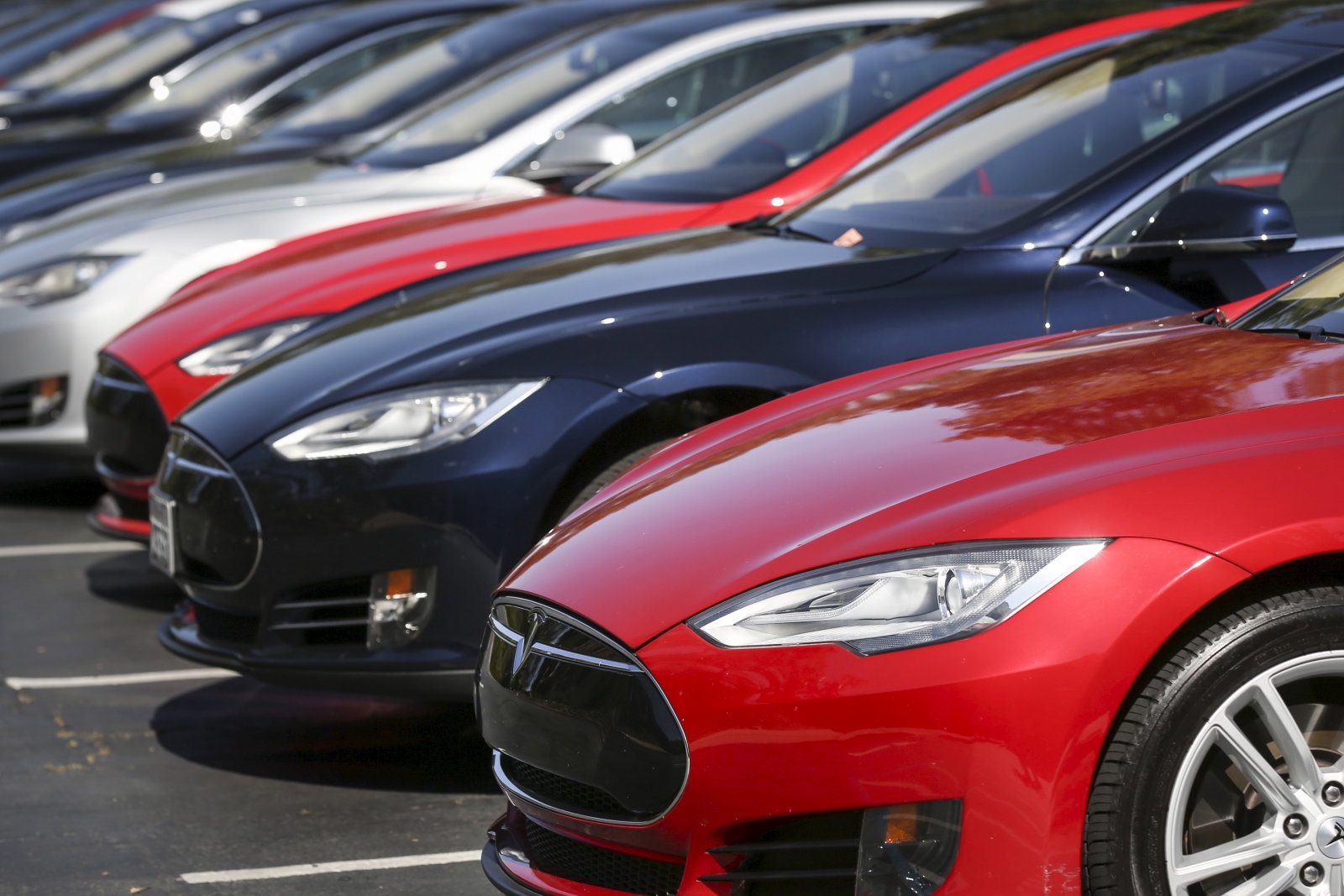 Tesla recall covers 123,000 pre-April 2016 Model S EVs | DeviceDaily.com