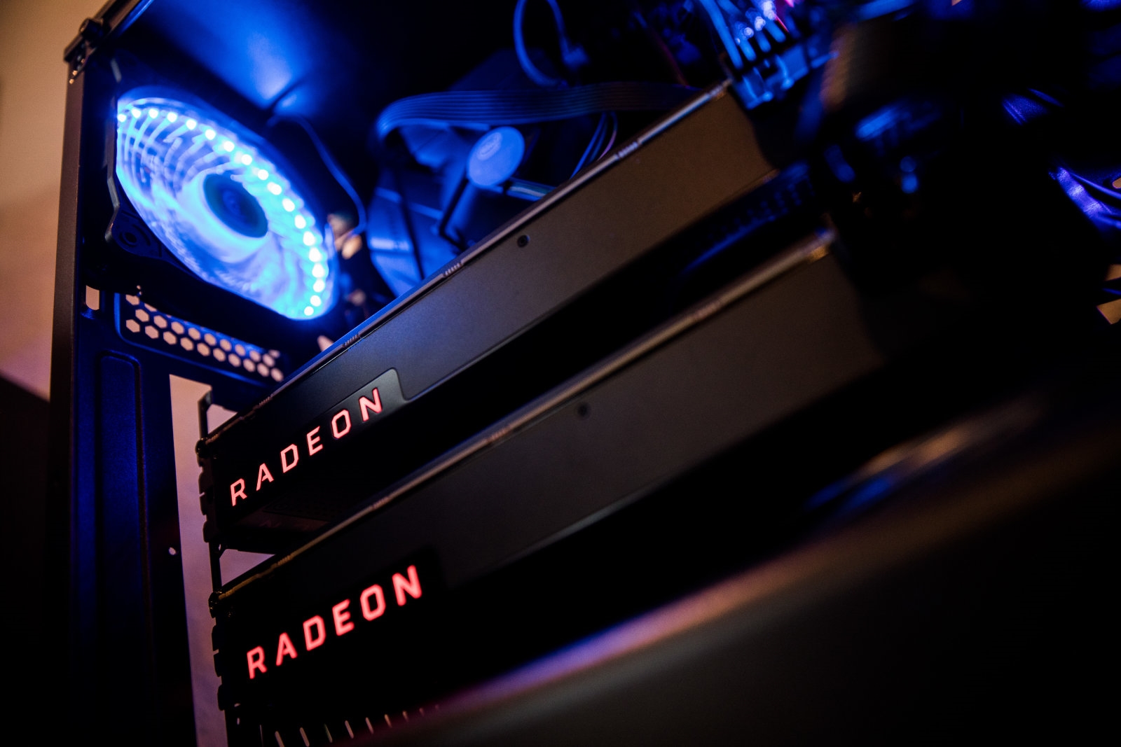 AMD calls out NVIDIA's partner program, G-Sync 'gamer taxes' | DeviceDaily.com