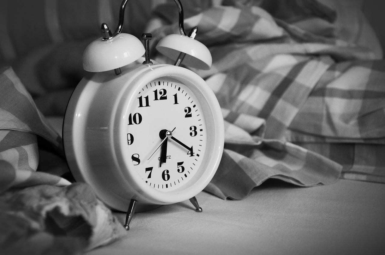 How to Get Up Early By Preparing the Night Before | DeviceDaily.com