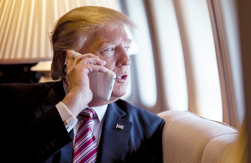 Trump's iPhone use reportedly ignores 'inconvenient' security advice | DeviceDaily.com
