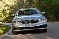 BMW’s wireless car charging pad arrives this summer