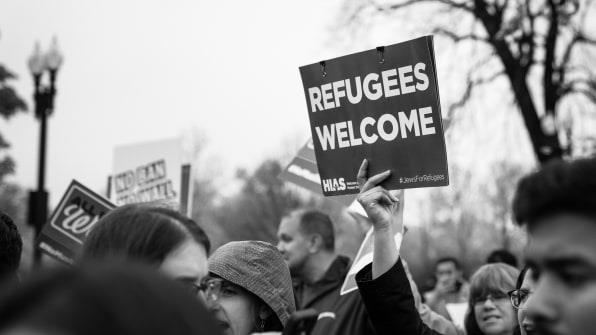 Here’s just how few refugees Trump is allowing into the U.S. | DeviceDaily.com
