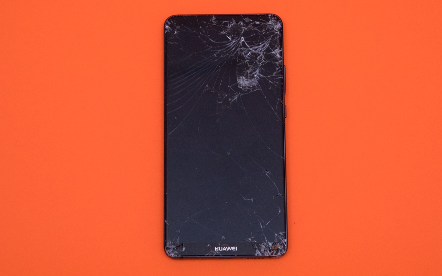 After dropping $18,000 worth of phones, these are the toughest | DeviceDaily.com