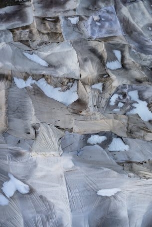 The desperate race to save melting glaciers–with blankets | DeviceDaily.com