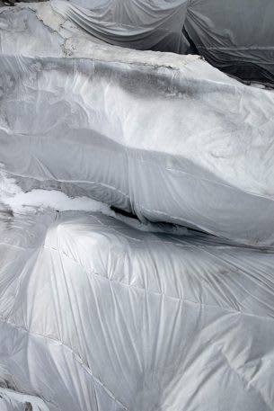 The desperate race to save melting glaciers–with blankets | DeviceDaily.com