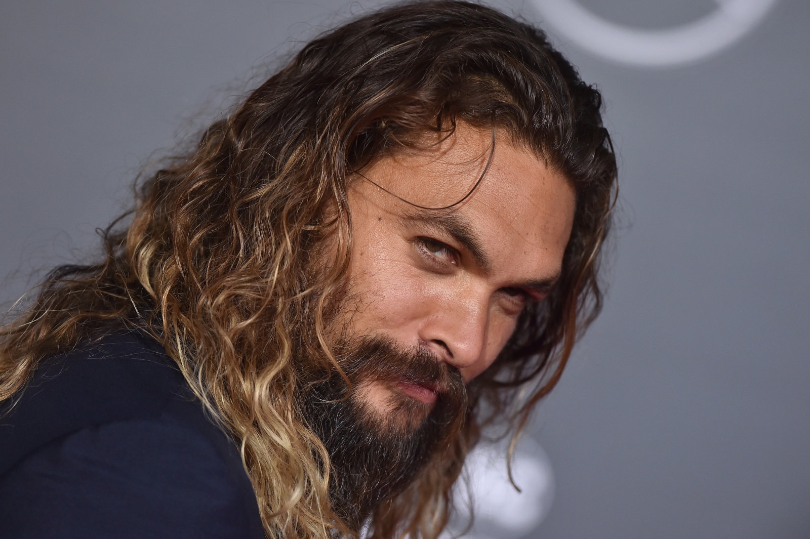 Apple signs Jason Momoa to star in original sci-fi series 'See' | DeviceDaily.com