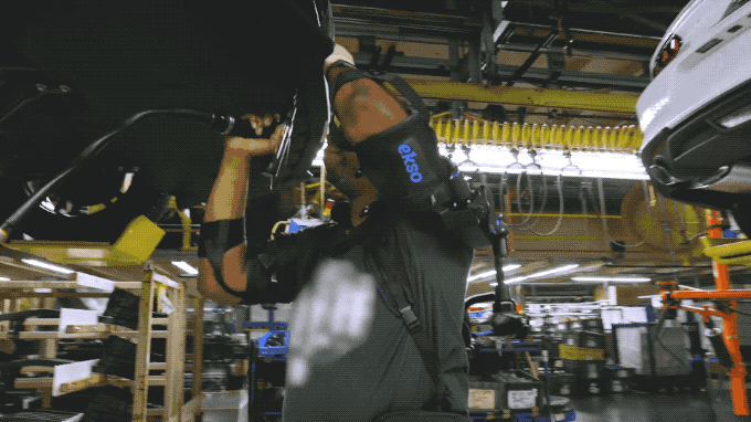 Ford thinks exoskeletons are ready for prime time in its factories | DeviceDaily.com