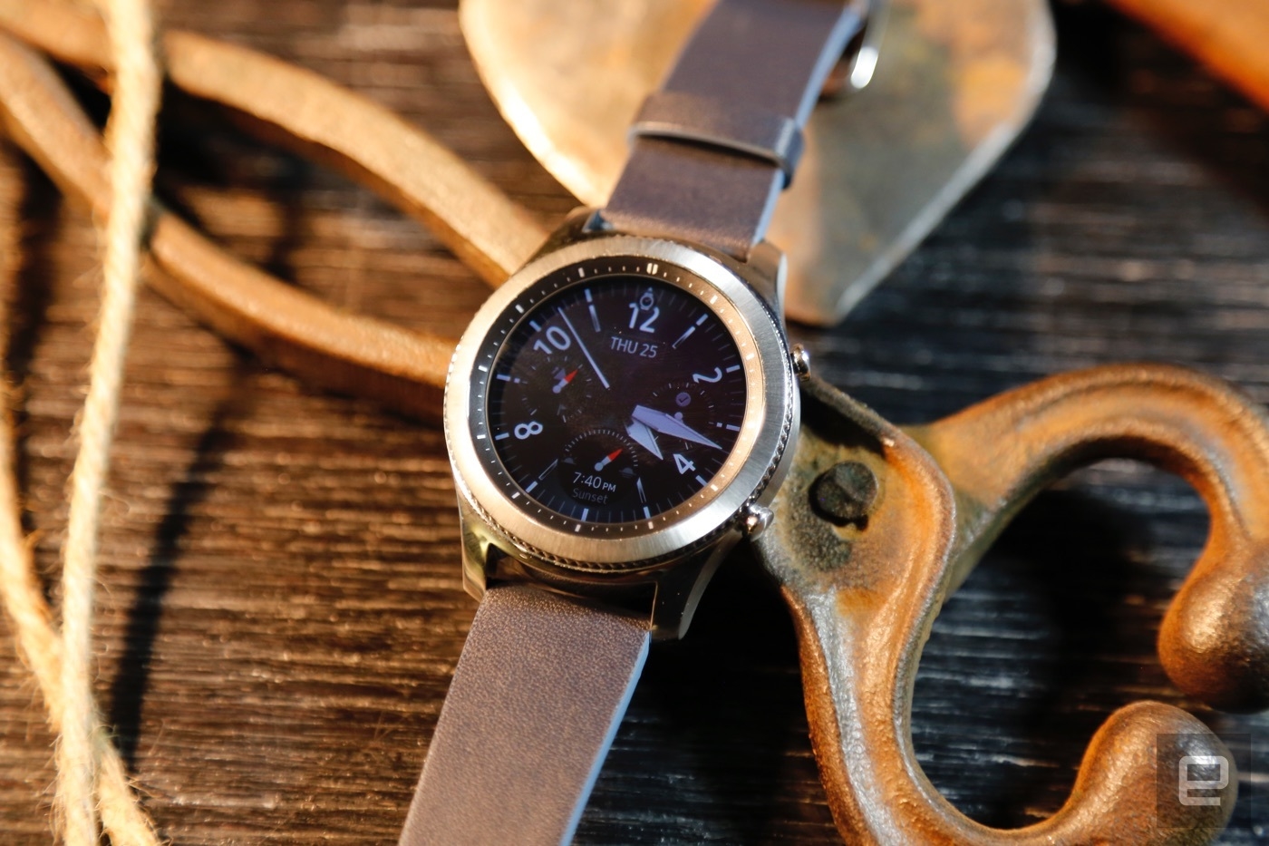 can you watch youtube on galaxy watch