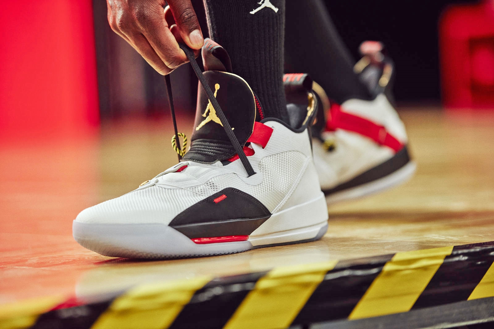 Jordan XXXIII adds lacing tech 'informed' by Nike's HyperAdapt | DeviceDaily.com