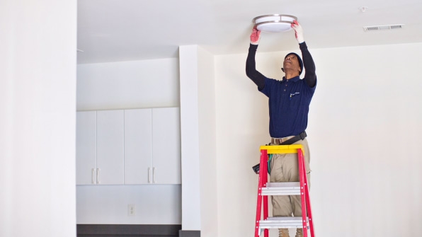 This real estate company figured out a simple way to offer the homeless a house and a job | DeviceDaily.com This real estate company figured out a simple way to offer the homeless a house and a job | DeviceDaily.com