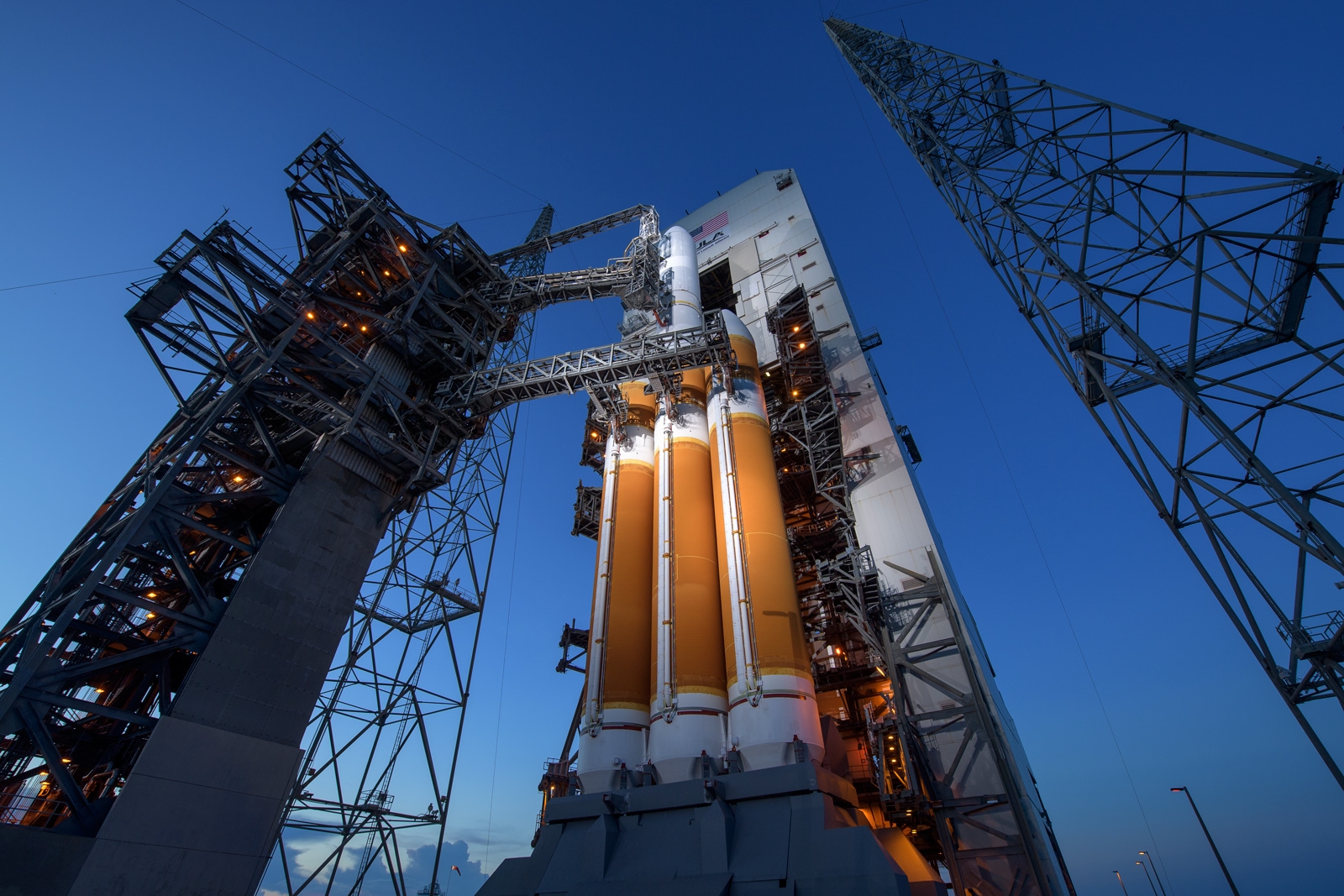 NASA explores product endorsements and rocket naming rights | DeviceDaily.com