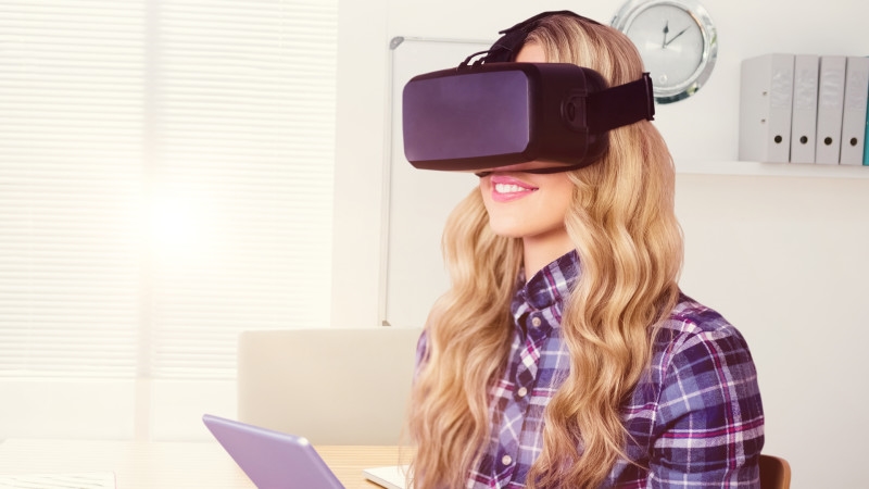 Virtual reality enters its ‘trough of despair’ as shipments decline | DeviceDaily.com