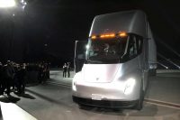 Walmart orders 30 more Tesla Semi trucks for its fleet