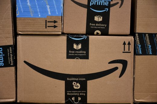 Amazon increases its minimum wage to $15