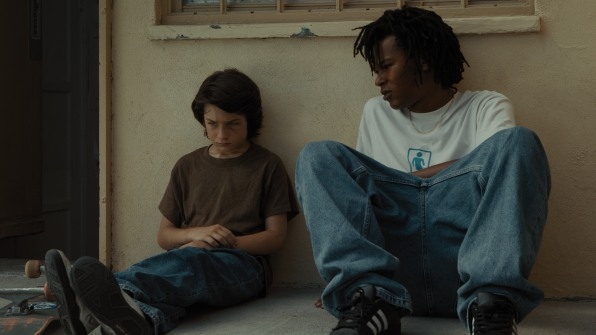 Jonah Hill makes a personal directorial debut with “Mid 90s” | DeviceDaily.com