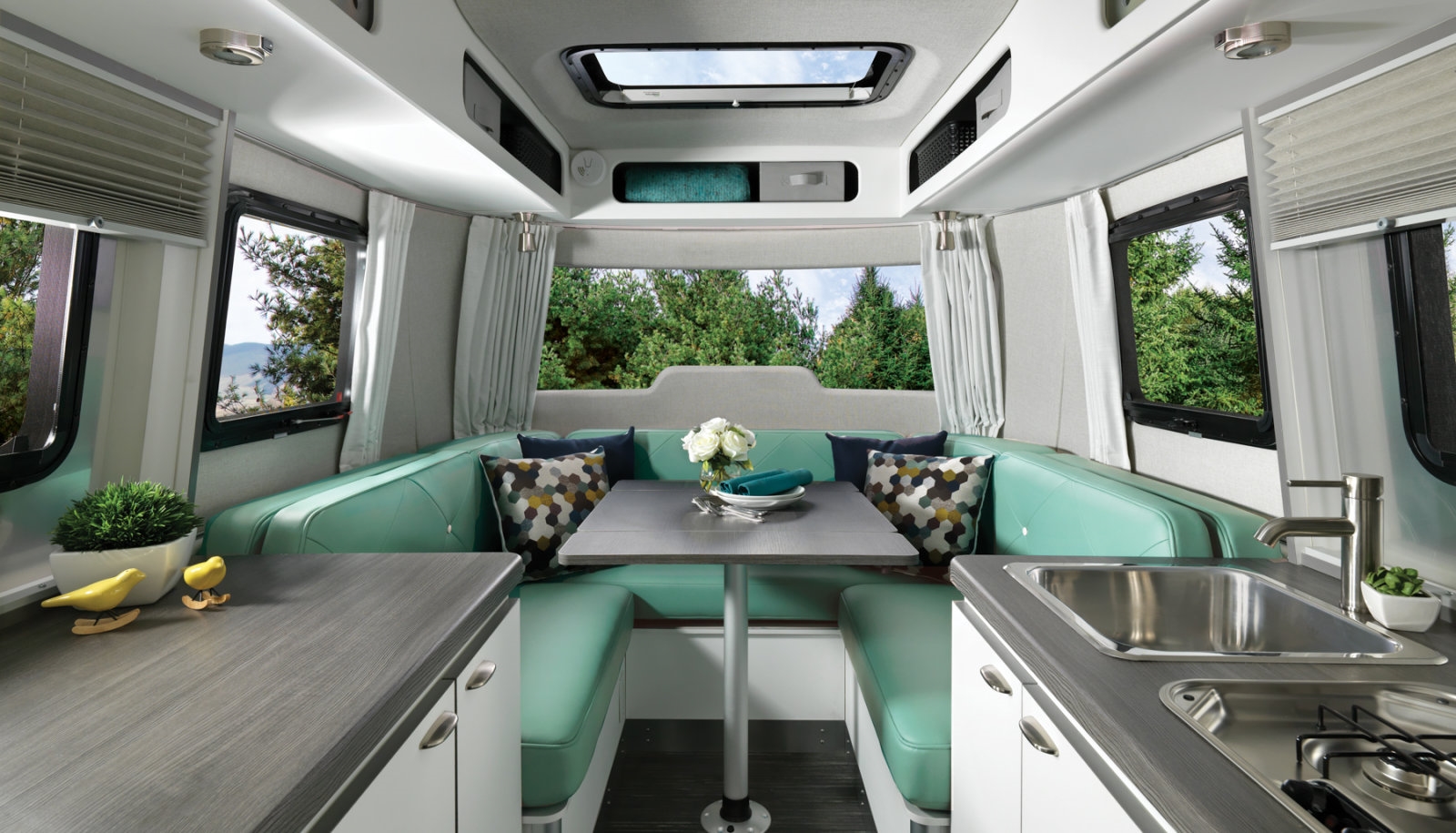 Airstream’s Nest is a cozy, futuristic trailer | DeviceDaily.com