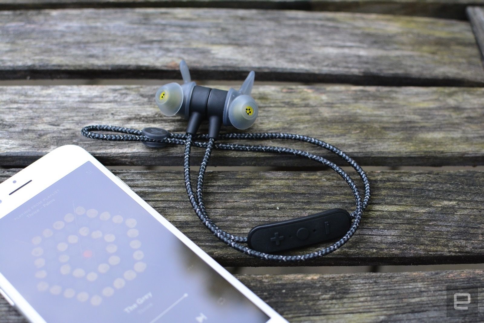 Jaybird's Tarah Pro wireless earbuds offer 14 hours of music for $160 | DeviceDaily.com