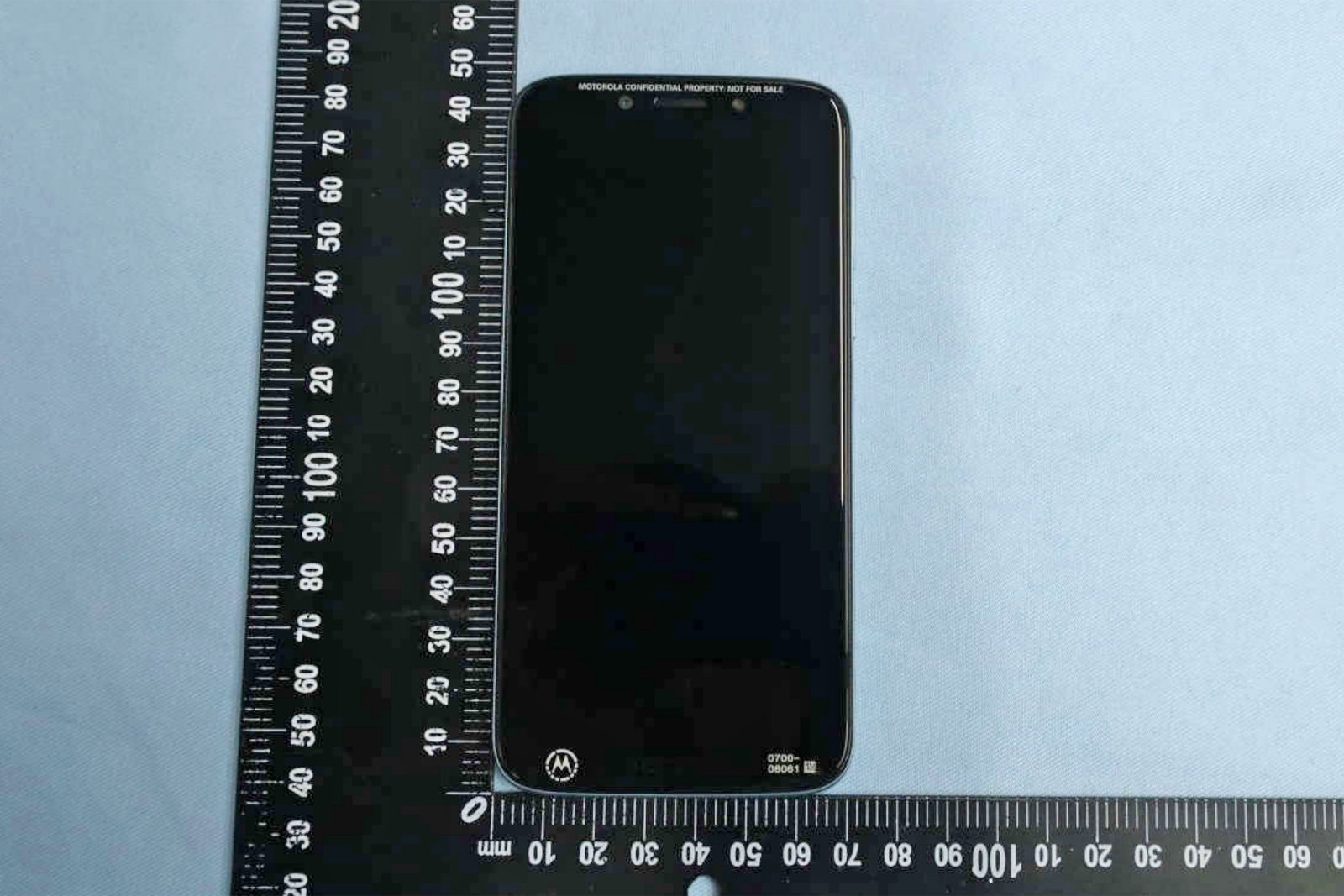 Moto G7 Play surfaces at the FCC with a display notch | DeviceDaily.com