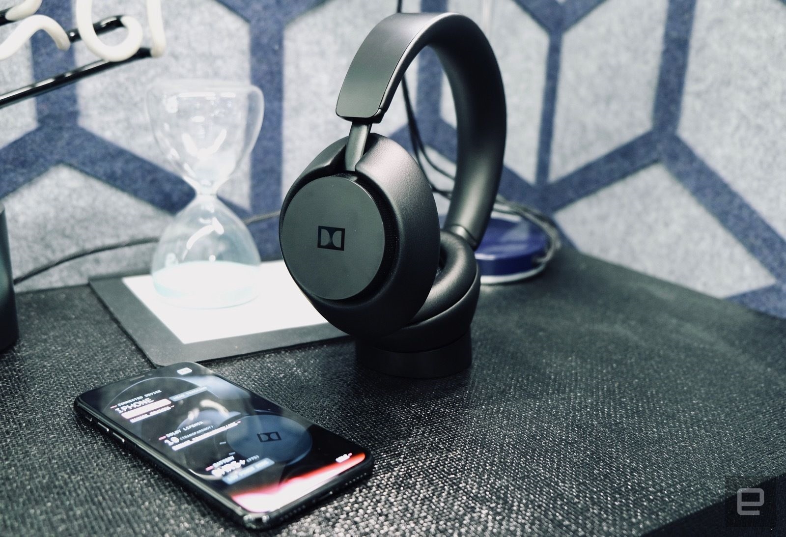 Dolby’s Dimension headphones bring home theater sound to your ears | DeviceDaily.com