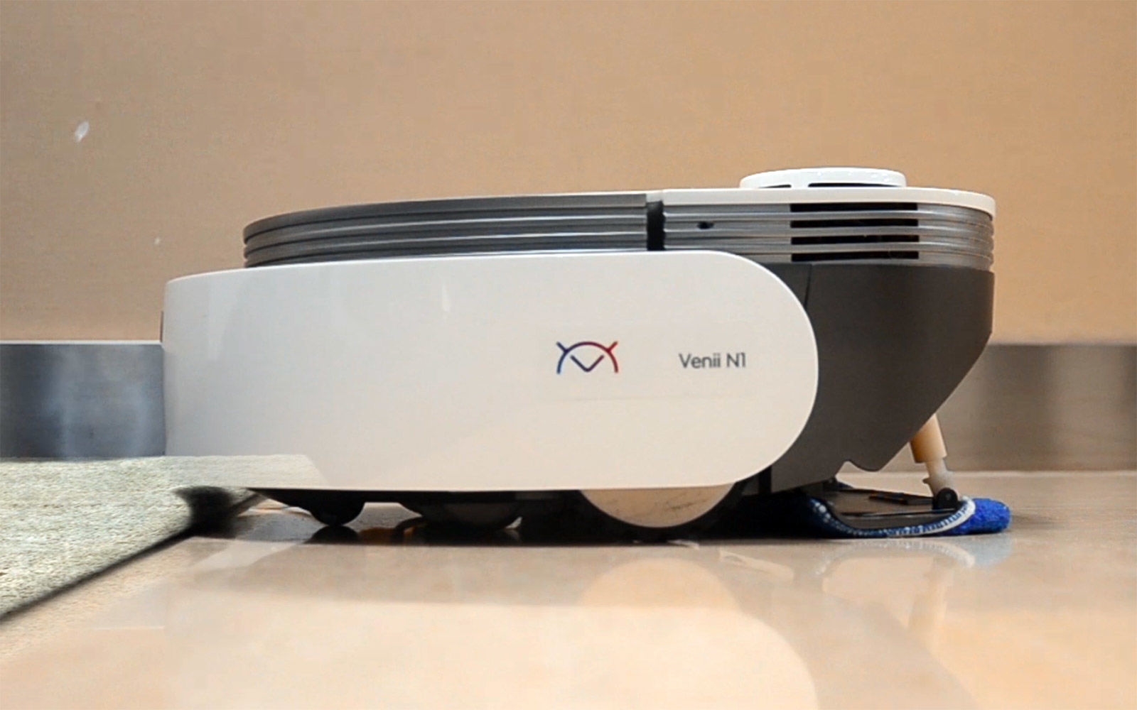 This cleaning robot can clean its own mop and dodge dog poo | DeviceDaily.com