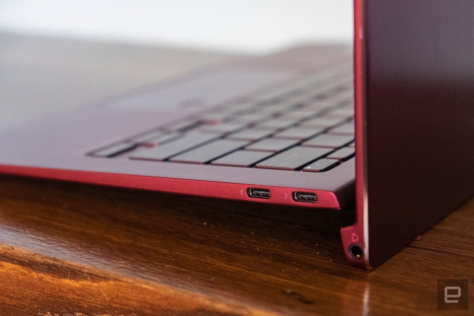 ASUS ZenBook S review: Just a decent laptop | DeviceDaily.com