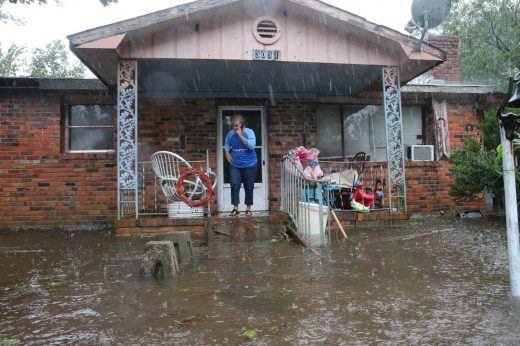 FCC will review how wireless carriers respond to natural disasters