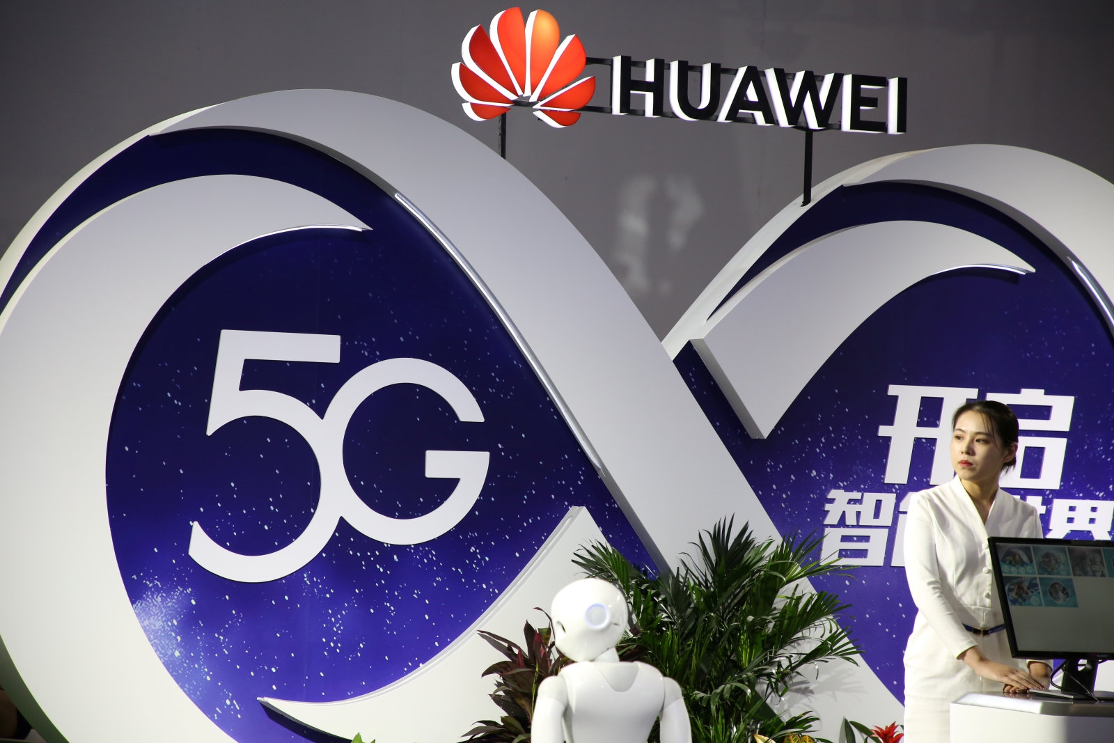 The US is warning other countries against using Huawei's 5G tech | DeviceDaily.com