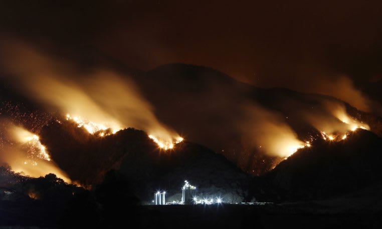 These photos capture the devastation of a year of natural disasters | DeviceDaily.com