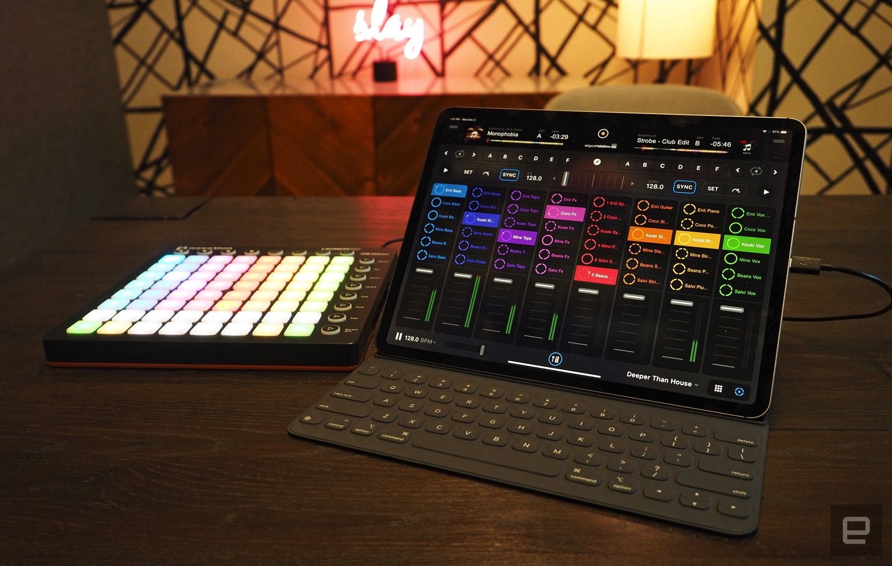 Algoriddim merges its iOS djay apps, adds new Pro-level features | DeviceDaily.com