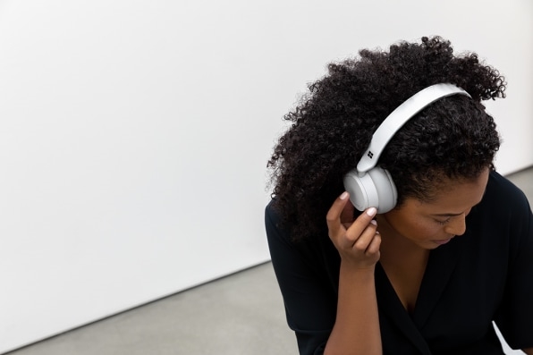 Microsoft’s Surface headphones: Not Bose killers, but worth a listen | DeviceDaily.com