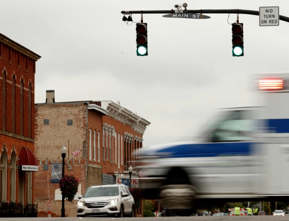 These smart intersections warn drivers when a pedestrian is about to cross | DeviceDaily.com