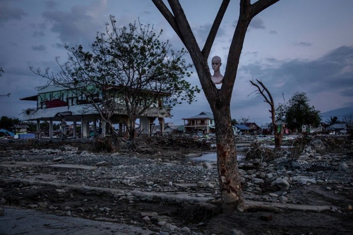 These photos capture the devastation of a year of natural disasters | DeviceDaily.com