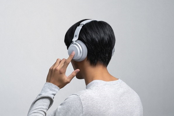 Microsoft’s Surface headphones: Not Bose killers, but worth a listen | DeviceDaily.com