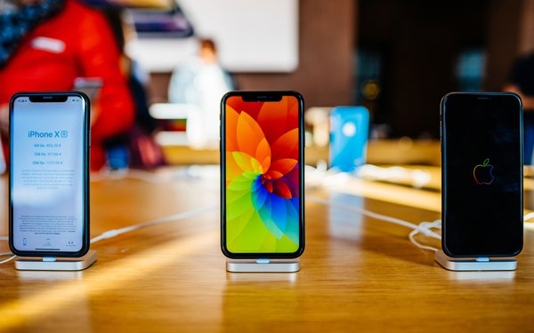 Apple Attracts Android Users With iPhone XR | DeviceDaily.com