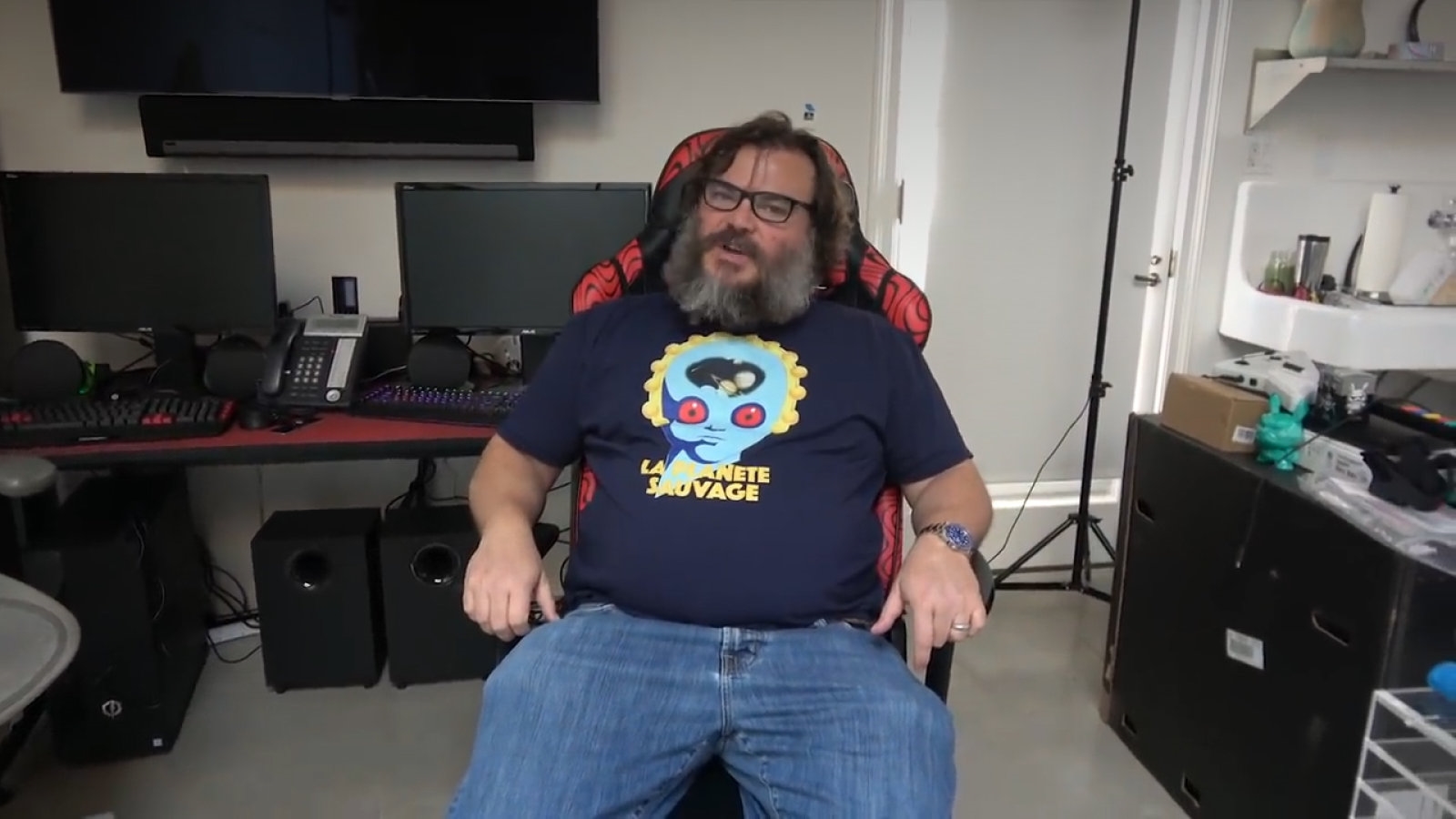Jack Black takes on PewDiePie in YouTube channel debut | DeviceDaily.com