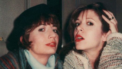 This captivating photo of Penny Marshall and Carrie Fisher is going viral after Marshall’s death