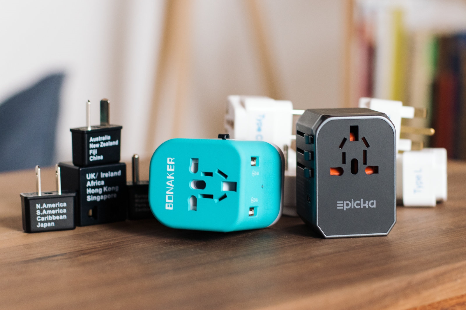 The best travel plug adapter | DeviceDaily.com