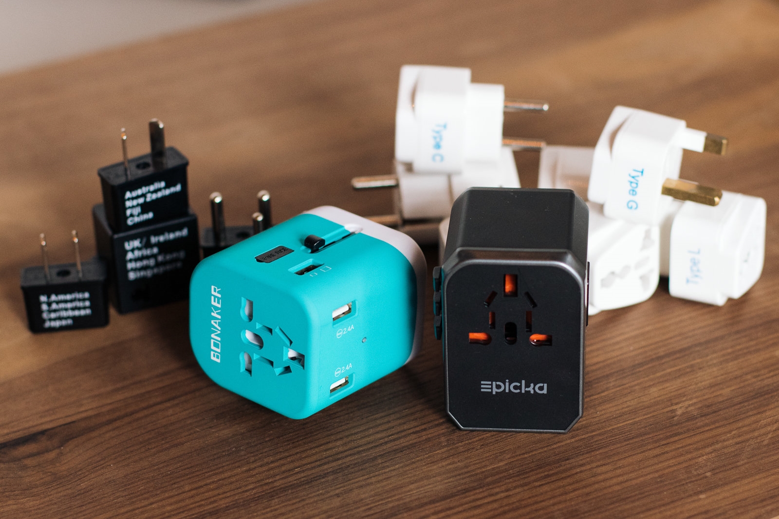 The best travel plug adapter | DeviceDaily.com