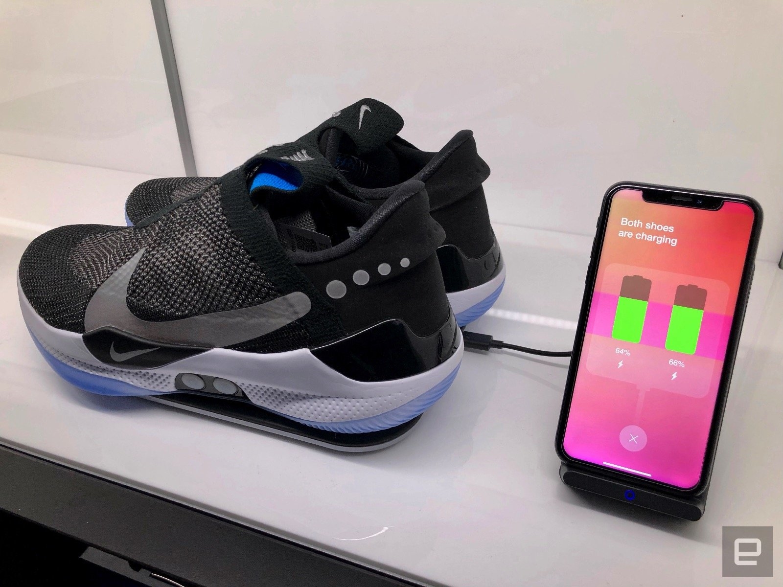 A closer look at Nike's Adapt BB auto-lacing basketball shoes | DeviceDaily.com
