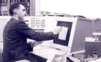 Early internet pioneer Larry Roberts dies at 81