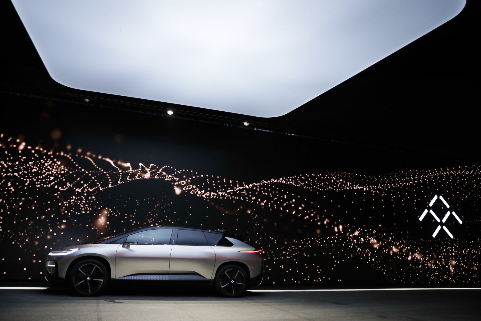 Faraday Future comes crawling back to its main investor | DeviceDaily.com