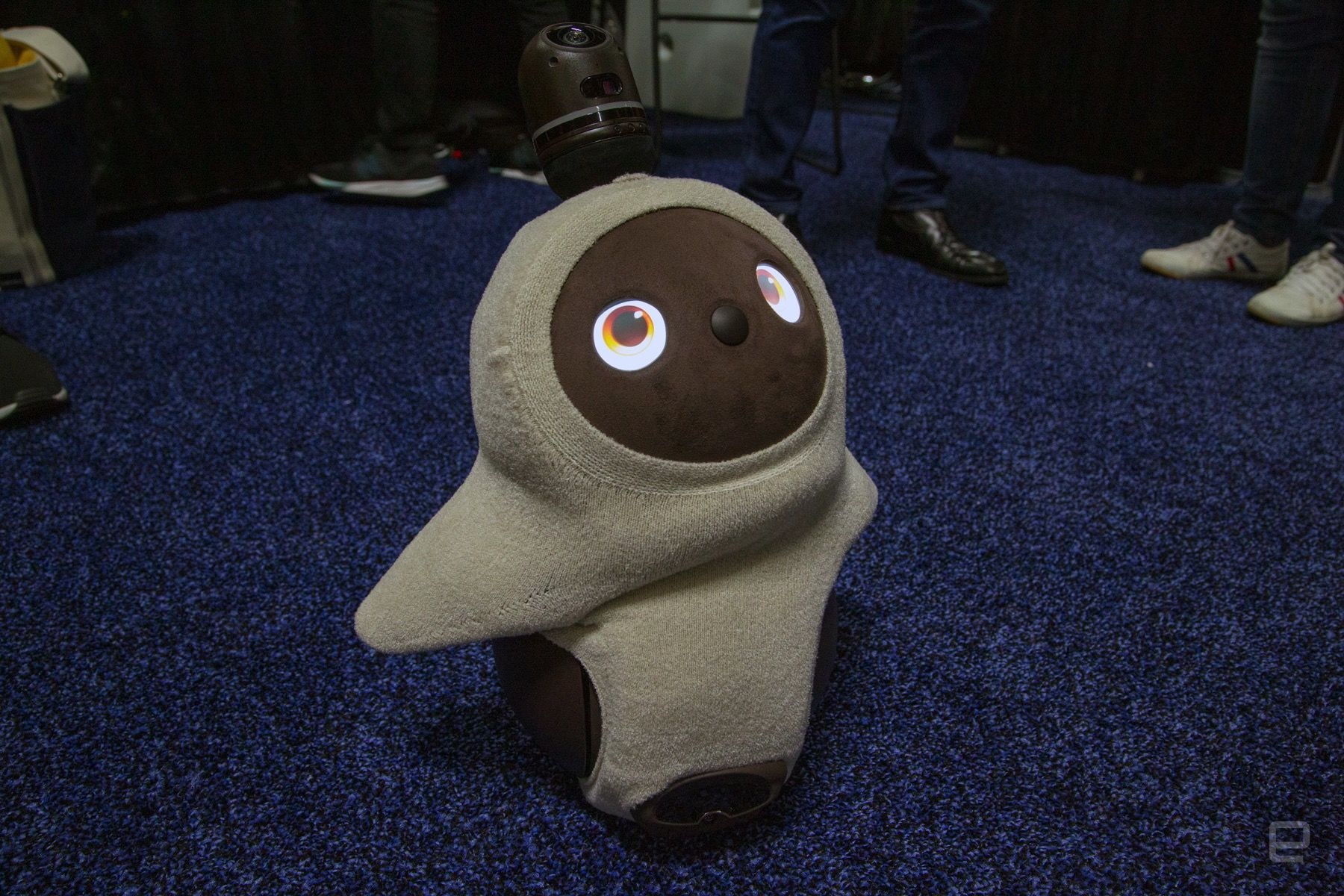 Groove X's Lovot is a fuzzy and utterly adorable robot | DeviceDaily.com