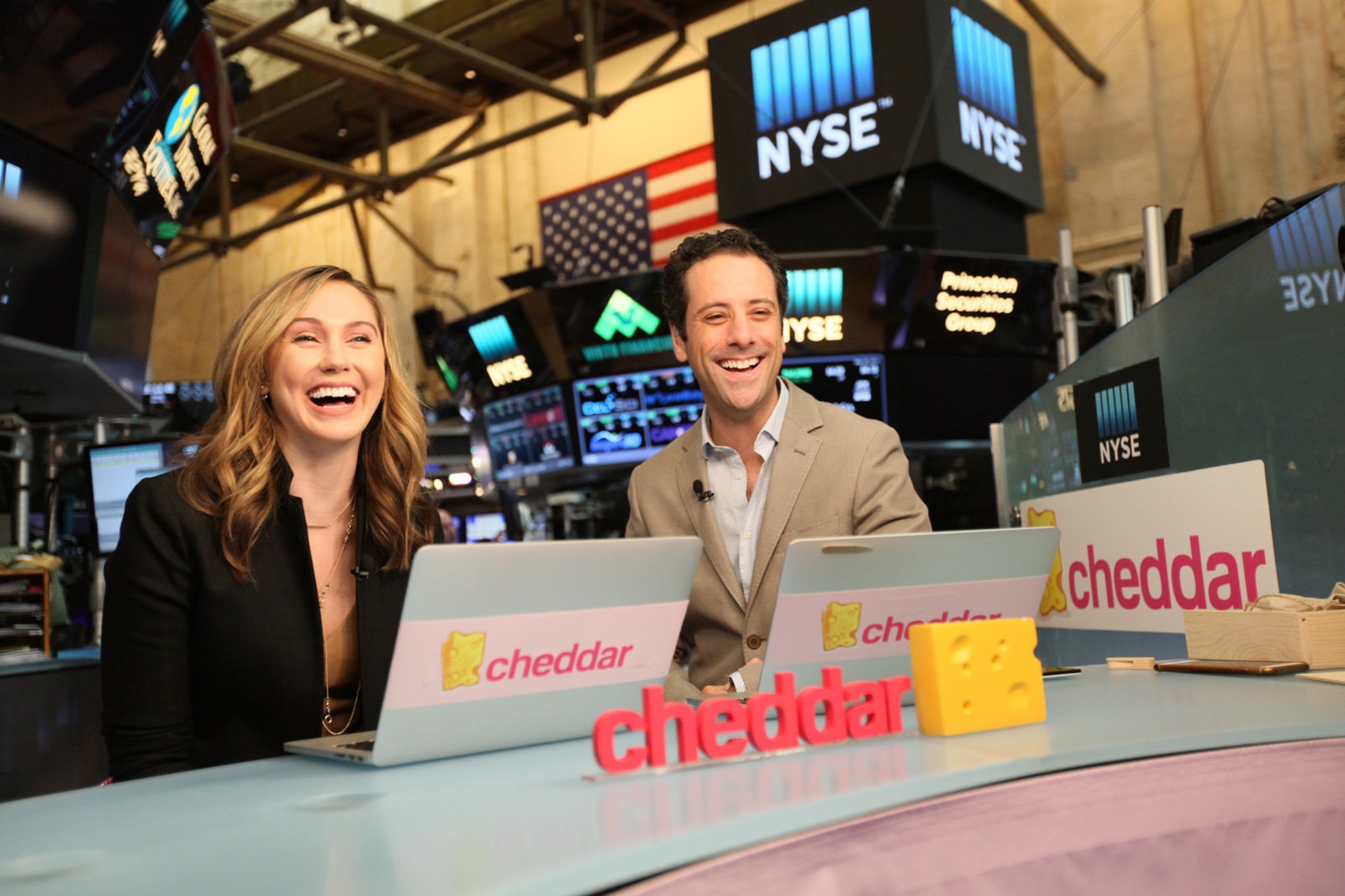 PlayStation Vue adds Cheddar's online-only news channels | DeviceDaily.com