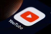 YouTube adds swipe-based navigation on mobile