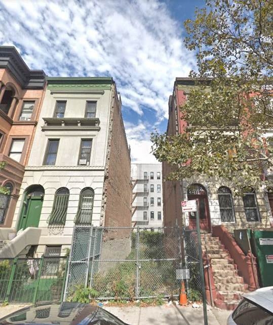 This lot is just 17 feet wide. NYC wants your ideas for turning it into housing | DeviceDaily.com